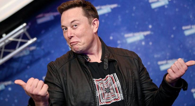 Videóba szedték, ahogy Elon Musk 2014 óta minden évre megígéri a teljes önvezetést