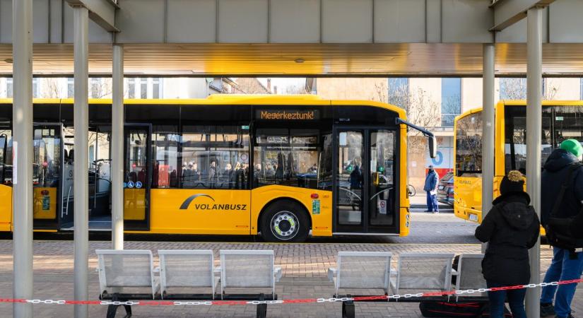 Több mint félezer új autóbusz áll munkába 2022 közepéig