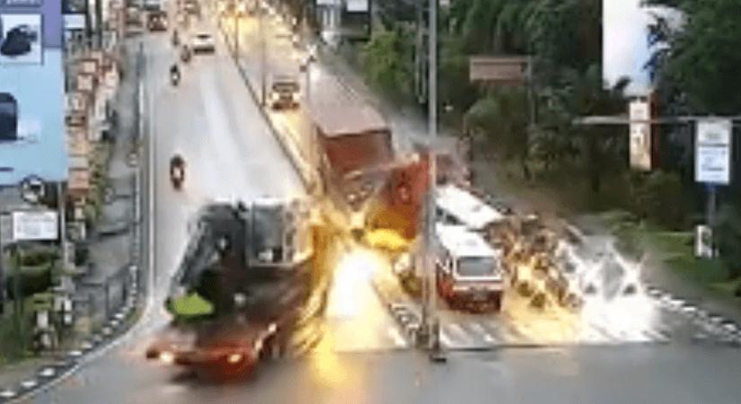 Külföld: Több tucat pirosnál álló járműbe rohant bele a fékhibás kamion, legalább 19-en meghaltak