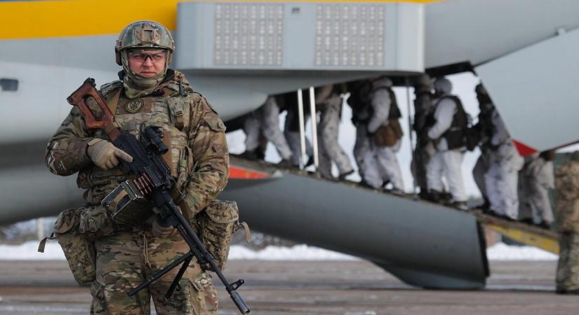 Megérkezett Ukrajnába az első amerikai fegyverszállítmány