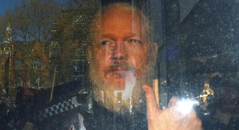Assange kérelmezheti, hogy vizsgálja újra a brit legfelsőbb bíróság kiadatását