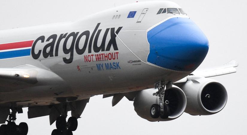 Egy 22 éves kenyai rejtőzött egy Amszterdamban landoló gép futóművében
