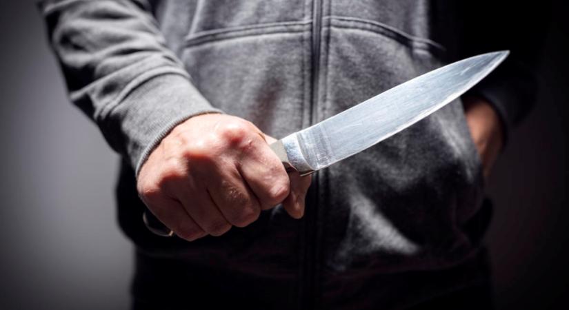 Késsel támadt a saját testvérére egy férfi Celldömölkön