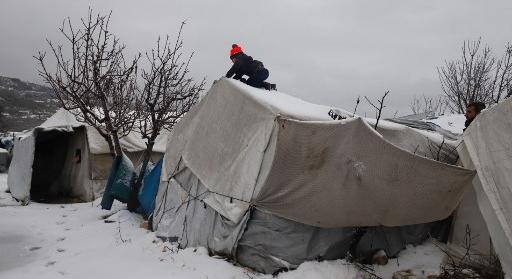 A szíriai menekültek sátortáborában is pusztít a török havazás