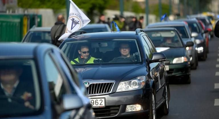 Autós felvonulást szerveznek a pedagógussztrájk napján Budapesten