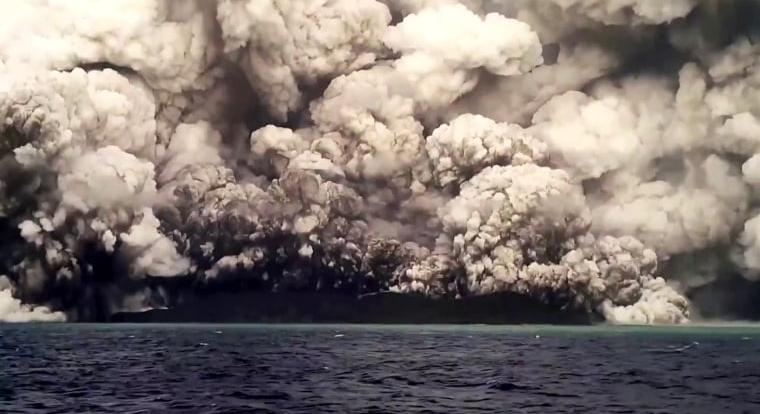 Több, mint 100 hirosimai atombomba erejét képviselte a tongai vulkánkitörés