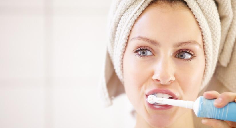 Tényleg annyival jobban tisztít az elektromos fogkefe, mint a hagyományos?