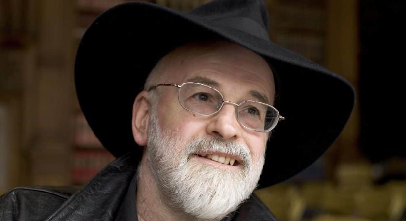 Szeptemberben érkezik Terry Pratchett hivatalos memoárja