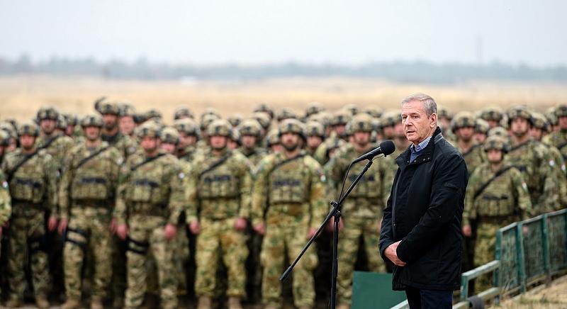 Honvédelmi miniszter: a hidegháborúból nem kérünk