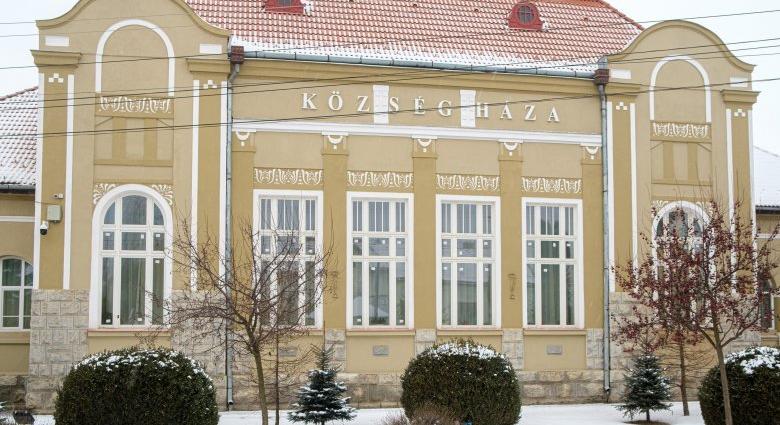 Korszerű és ügyfélközpontú: ilyen lett a felújított csíkszentdomokosi községháza