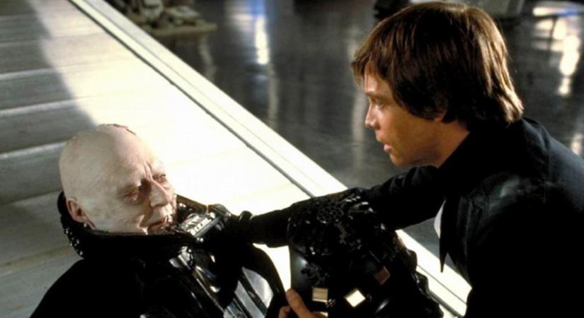 Ezért tiltották ki a Darth Vadert alakító színészt az összes Star Wars eseményről