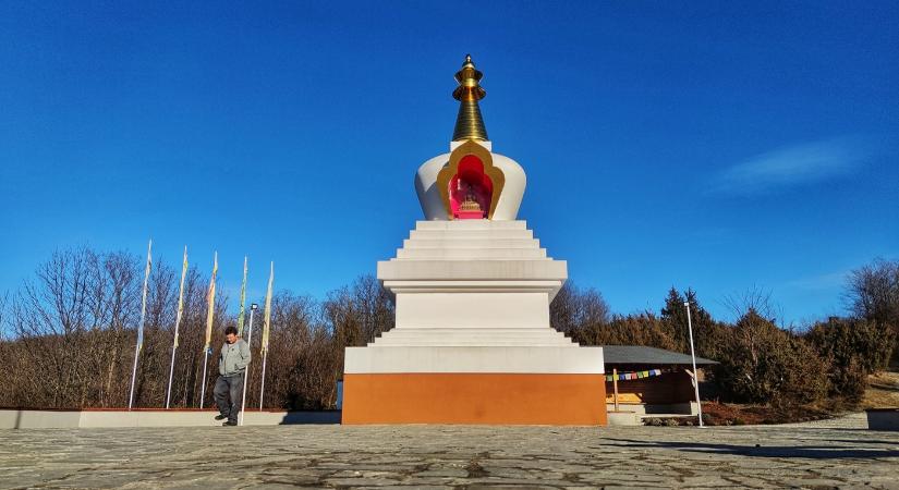 Becskei sztúpa: buddhista szentély a Cserhát dombjai között