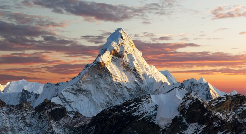 Aggasztó ütemben olvad a Mount Everest legnagyobb gleccsere