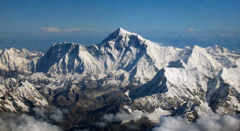 Elérte az éghajlatváltozás a Mount Everest legmagasabban fekvő gleccserét is