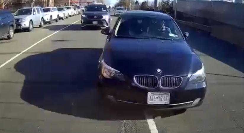 Közvetlen közelről nézheted meg, ahogy a BMW-s arcába durran a légzsák
