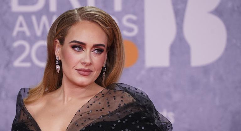 Adele jövőre gyereket akar, az eljegyzésről is megszólalt