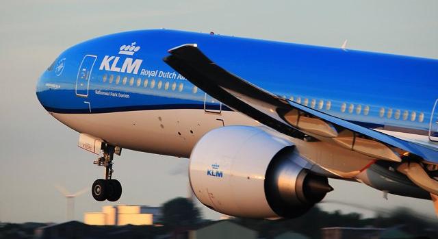 Az orosz inváziótól való félelem miatt a KLM felfüggeszti járatait Ukrajnába