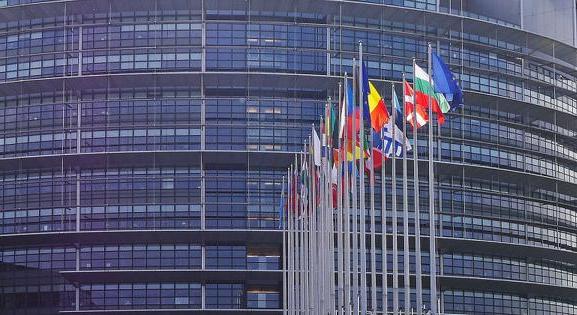 Megszüntetné az EP az egyhangú döntést az uniós külpolitikában