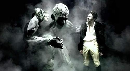 Frankenstein teremtménye a Budapest Bábszínházban kel életre