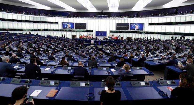 Rendkívüli plenáris ülést tart kedden az Európai Parlament