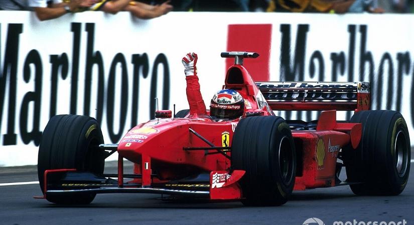 Eladásra kínálják Schumacher 1998-as, hazánkban is diadalmaskodó Ferrariját