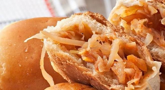 Isteni sós bukta: pirog puha tésztával