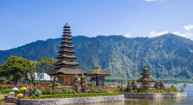 Bali eltörli a karantént a kétszer oltottak számára