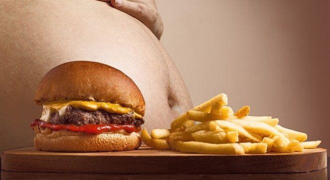Az elhízás a daganatos betegségek kockázatát is növeli