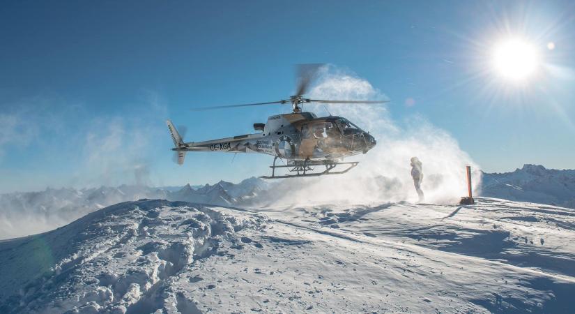 Nem szűnik meg a helikopteres síelés Ausztriában
