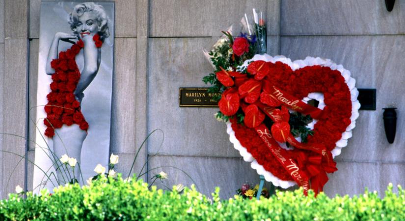 Bob Marley-t a CIA mérgezte meg, Marilyn Monroe-t Bobby Kennedy, Elvis még él? Az összeesküvés-elmélet enyhíti a gyászt?