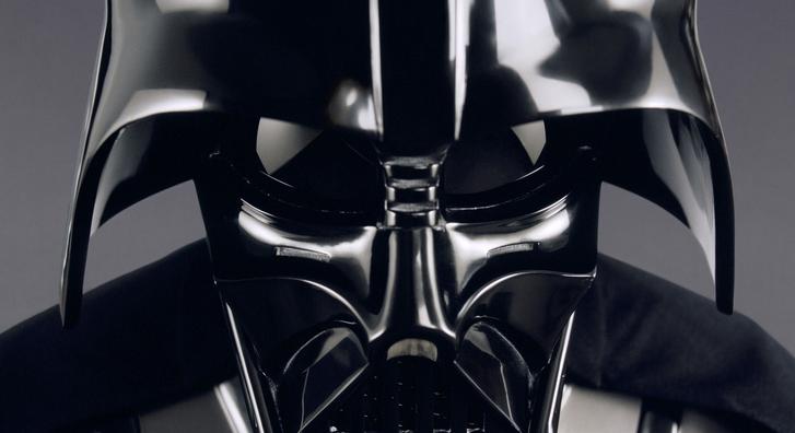 A sith nagyúr visszatért: itt az első kép az új Darth Vaderről, aki kész levadászni Ewan McGregort