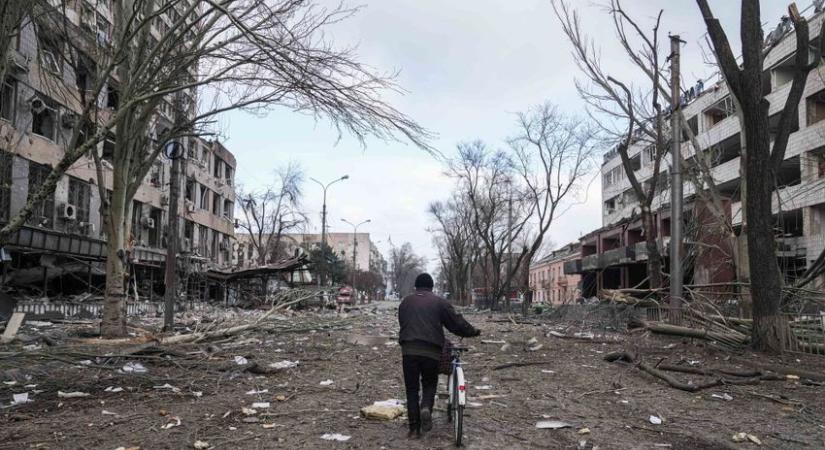 Orosz légitámadás ért egy katonai támaszpontot Lviv közelében