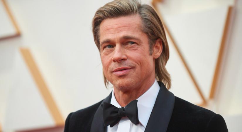 Felrobbantak a híroldalak: Brad Pitt nem akárkivel bújkál Párizsban