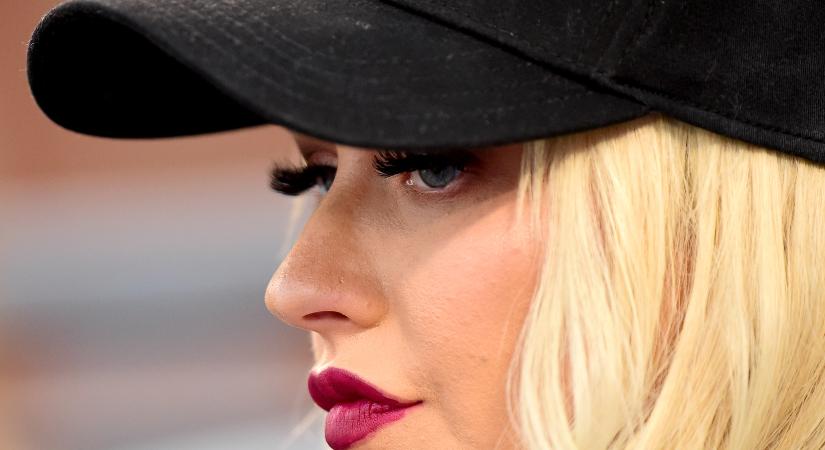 Christina Aguilera furcsa módját választotta a relaxálásnak és a feltöltődésnek - Fotók