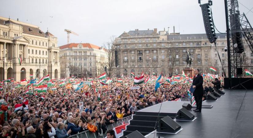 Vadonatúj fotókat osztott meg Orbán Viktor a békemenetről