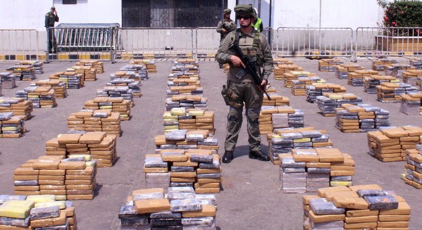 Több tonna kokaint szállító motorcsónakot tartóztatott fel az amerikai hadsereg