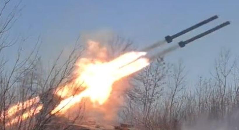 Videón, ahogy tiltott vákuumbombát lő ki az orosz hadsereg