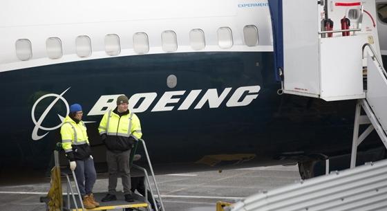 Felmentették a Boeing volt tesztpilótáját, akit a légügyi felügyelet megtévesztésével vádoltak