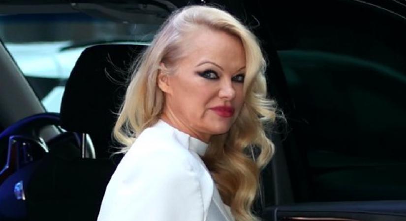 Pamela Andersonból már nem sok maradt - ami az arcát illeti! - Fotók