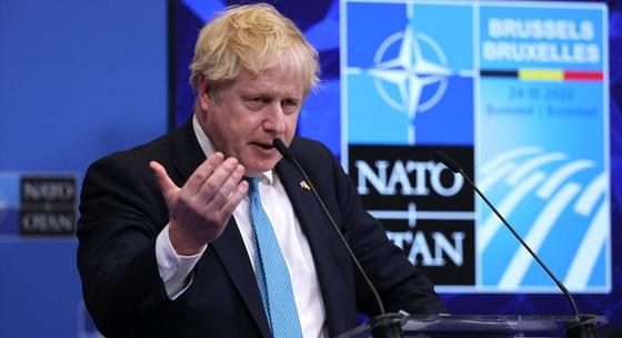 Újabb hatezer rakétát ígért Boris Johnson Ukrajnának