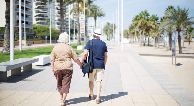 14. havi nyugdíjat kaphatnak a nyugdíjasok?