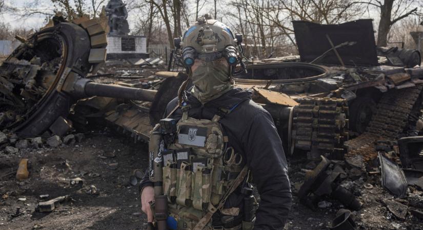 Megtorpant orosz előrenyomulás és visszaszerzett ukrán települések a háború harmincharmadik napjának képein