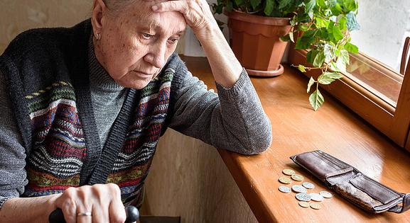 A magyar nyugdíjasokat különösen súlyosan érintik az áremelkedések