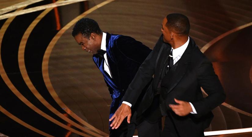"Szégyellem magam": Will Smith nyílt levélben kért elnézést Chris Rocktól, amiért élő adásban pofon vágta az Oscar-átadón