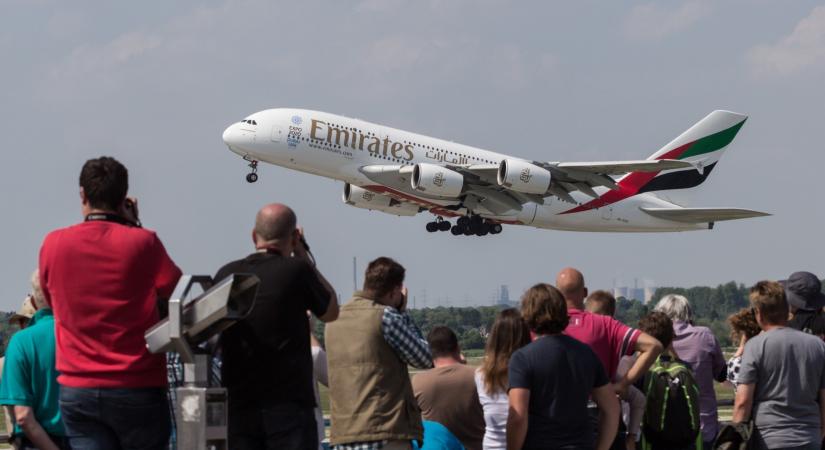 Az Emirates bejelentette, folytatja működését Oroszországban