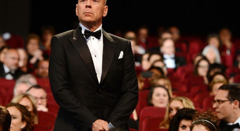 Bruce Willis visszavonul a színészettől betegsége miatt