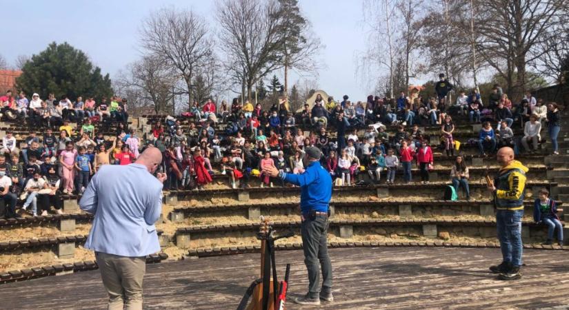 Dübörög a ZöldForgó Élményprogram – még több ezer iskolásra vár az ingyenes digitális játszóház