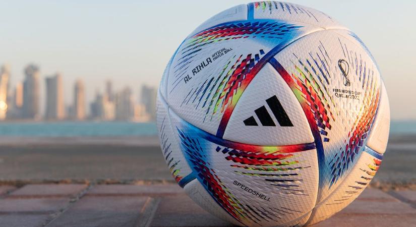 Bemutatták a katari focivébé hivatalos labdáját, ami az Utazás fantázianevet kapta