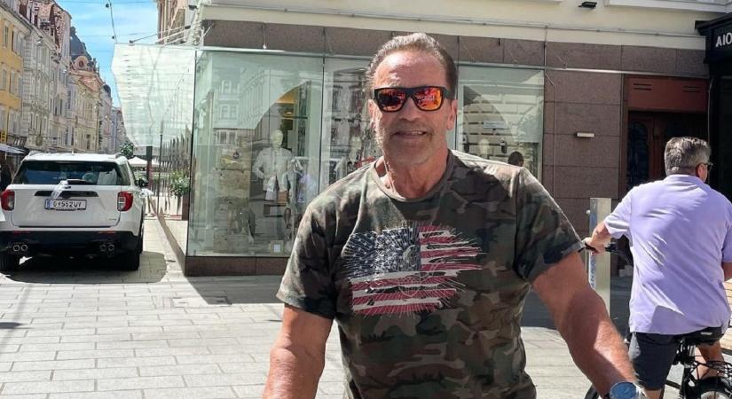 Arnold Schwarzenegger nem viccel, egy tankkal jelent meg, amit saját maga vezetett (videó)