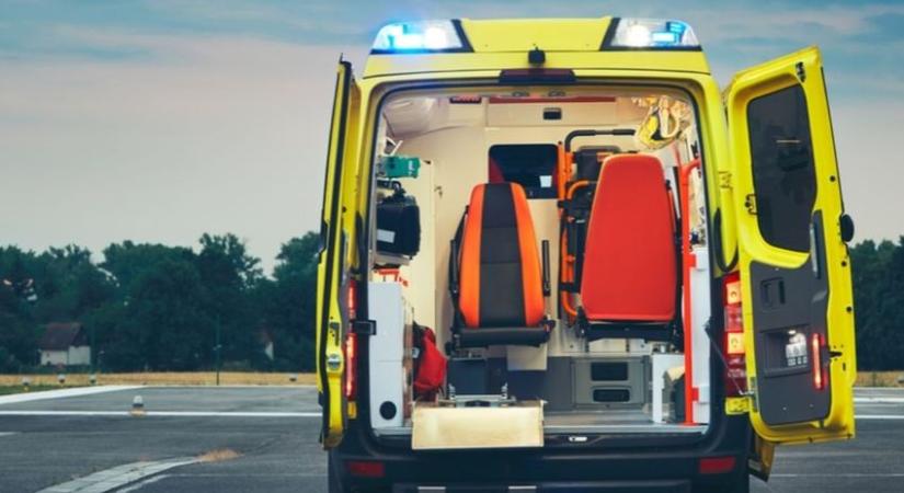 Árokba csapódott egy autó az M3-ason